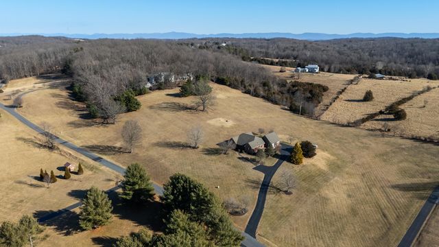 147 BON LEA DR, Staunton, VA 24401