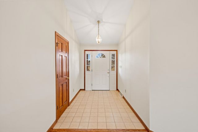 147 BON LEA DR, Staunton, VA 24401