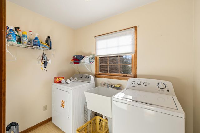 147 BON LEA DR, Staunton, VA 24401