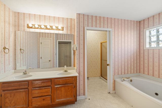 147 BON LEA DR, Staunton, VA 24401