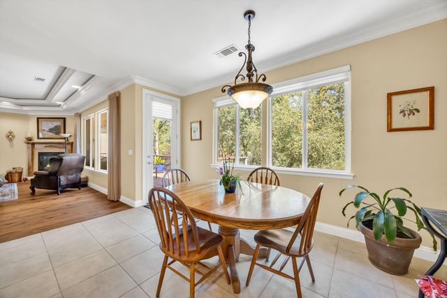 3184 Chasen Dr, Cameron Park, CA 95682