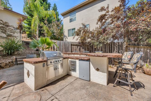 3184 Chasen Dr, Cameron Park, CA 95682