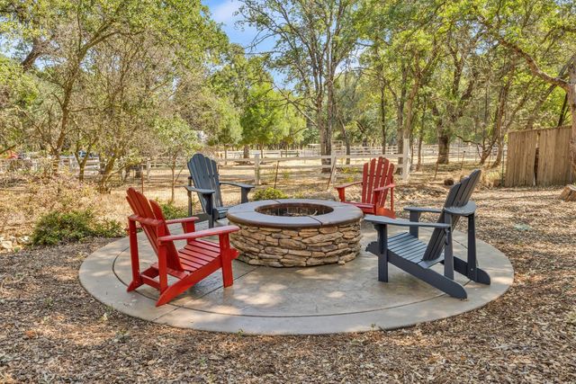 3184 Chasen Dr, Cameron Park, CA 95682