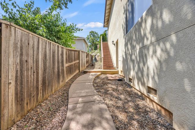 3184 Chasen Dr, Cameron Park, CA 95682