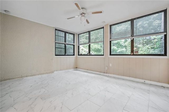 141 Amherst Place NW, Atlanta, GA 30327