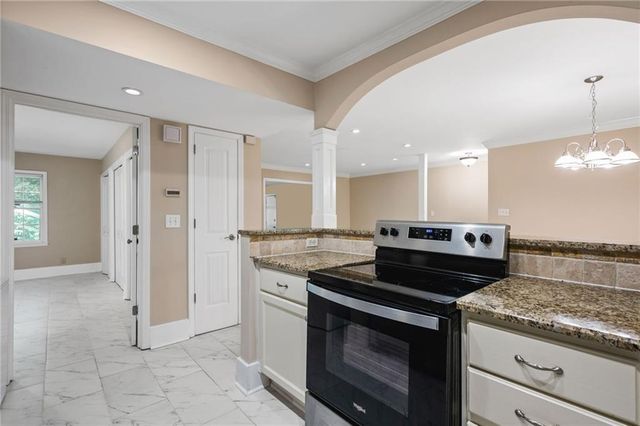 141 Amherst Place NW, Atlanta, GA 30327