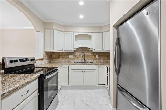 141 Amherst Place NW, Atlanta, GA 30327