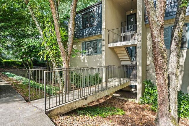 141 Amherst Place NW, Atlanta, GA 30327