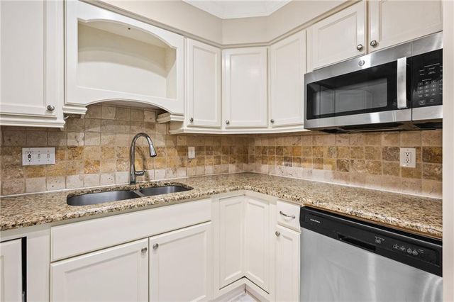 141 Amherst Place NW, Atlanta, GA 30327
