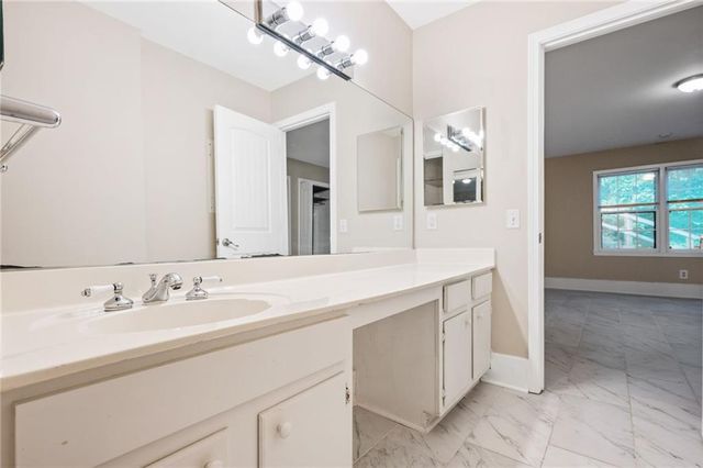 141 Amherst Place NW, Atlanta, GA 30327