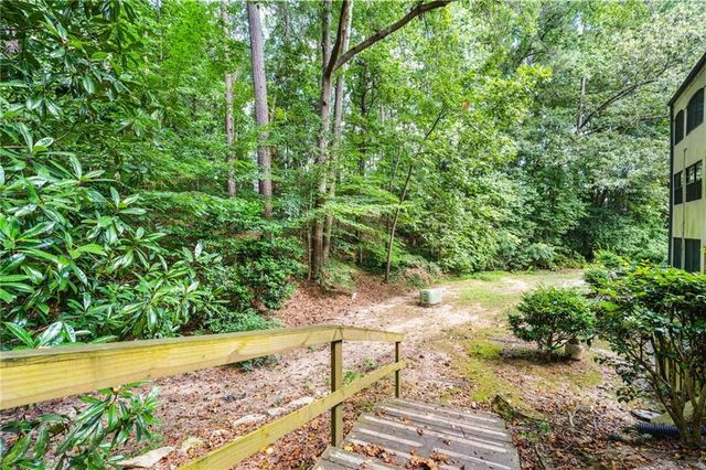 141 Amherst Place NW, Atlanta, GA 30327