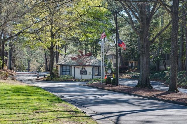 141 Amherst Place NW, Atlanta, GA 30327