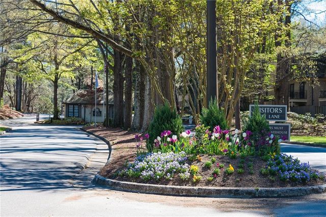 141 Amherst Place NW, Atlanta, GA 30327