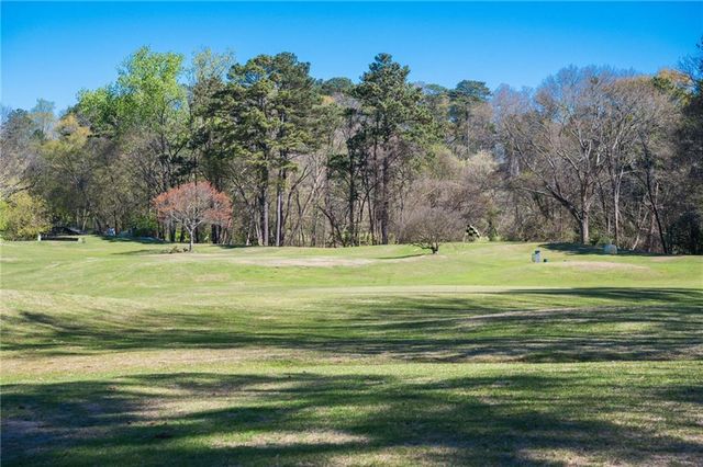 141 Amherst Place NW, Atlanta, GA 30327