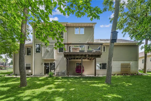 4029 Windfall Dr NW, Cedar Rapids, IA 52405