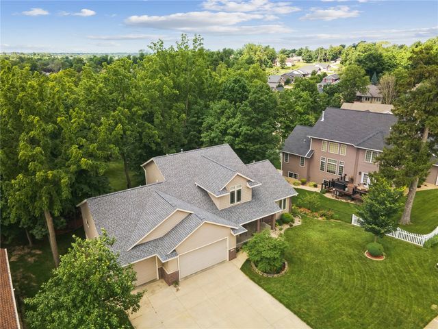 4029 Windfall Dr NW, Cedar Rapids, IA 52405
