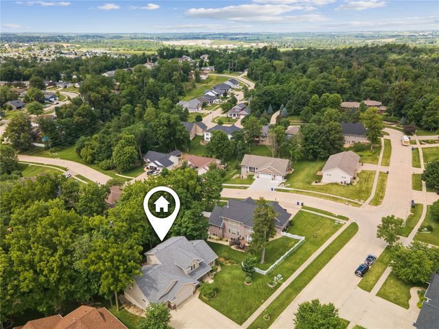 4029 Windfall Dr NW, Cedar Rapids, IA 52405