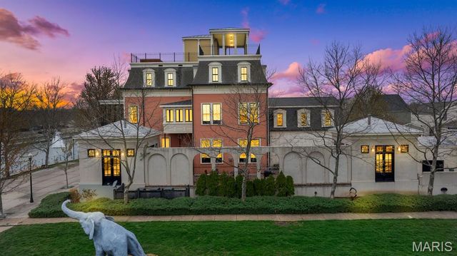 3520 Galt House Drive, St Charles, MO 63301