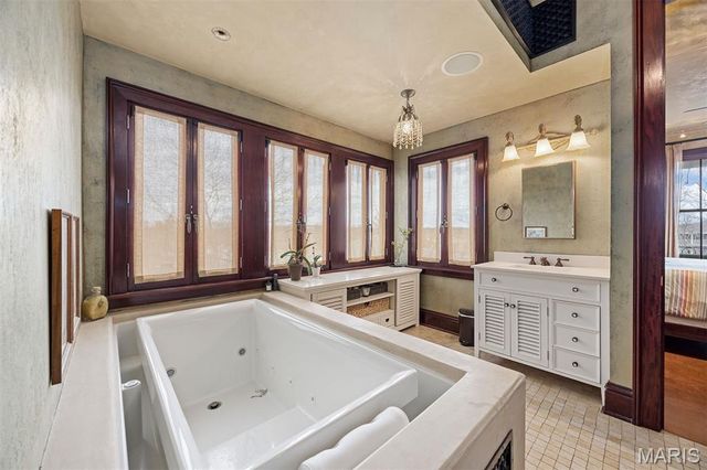 3520 Galt House Drive, St Charles, MO 63301