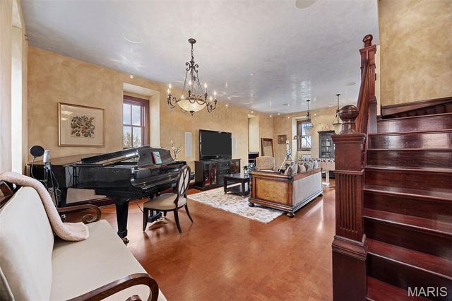 3520 Galt House Drive, St Charles, MO 63301