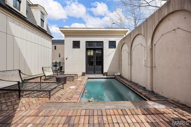 3520 Galt House Drive, St Charles, MO 63301