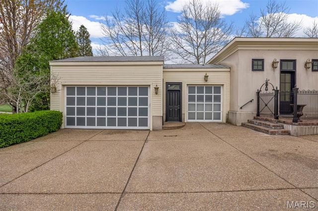 3520 Galt House Drive, St Charles, MO 63301