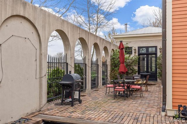 3520 Galt House Drive, St Charles, MO 63301