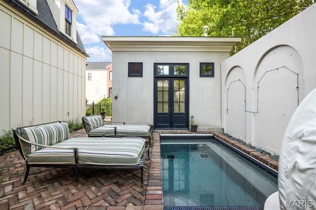 3520 Galt House Drive, St Charles, MO 63301