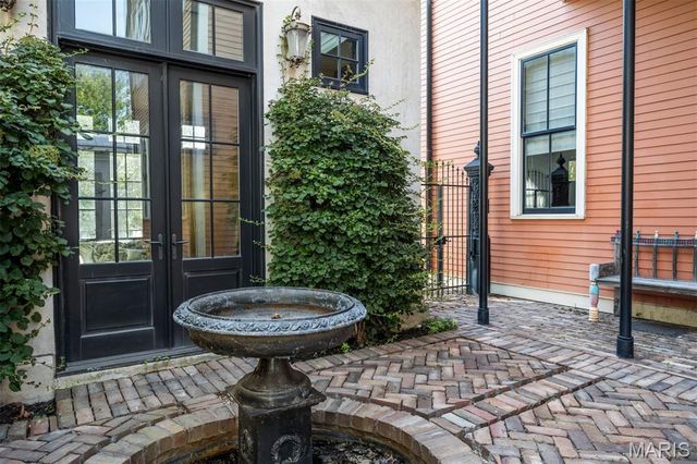 3520 Galt House Drive, St Charles, MO 63301