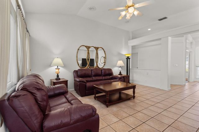 119 Darrington Dr, Folsom, CA 95630