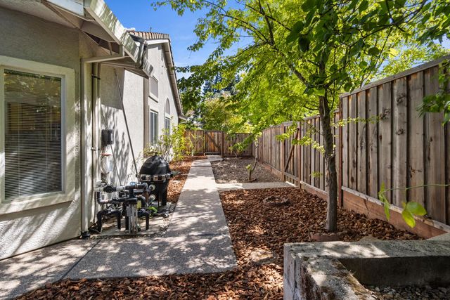 119 Darrington Dr, Folsom, CA 95630