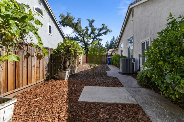 119 Darrington Dr, Folsom, CA 95630
