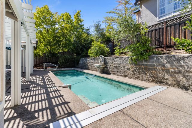 119 Darrington Dr, Folsom, CA 95630