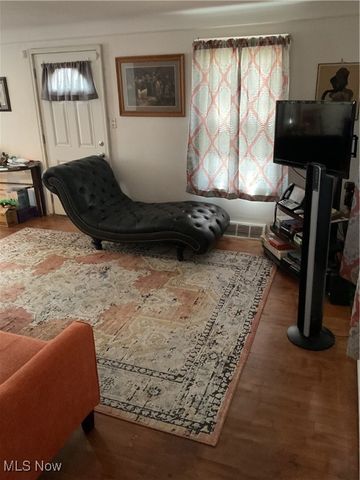 19409 Cherokee Avenue, Cleveland, OH 44119