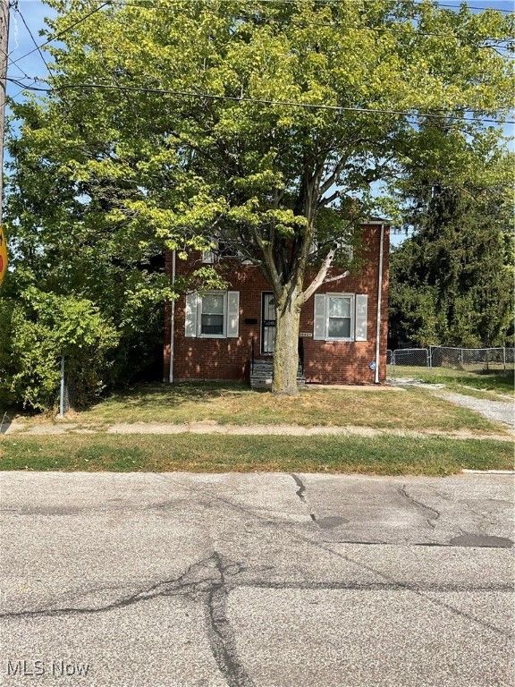 19409 Cherokee Avenue, Cleveland, OH 44119