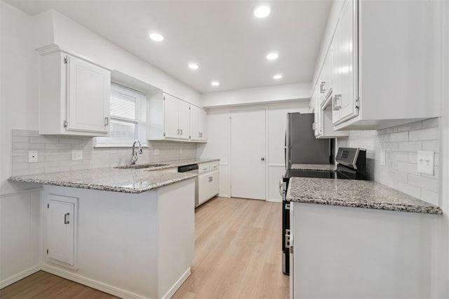 1033 Mabel C Fry Boulevard, Yukon, OK 73099