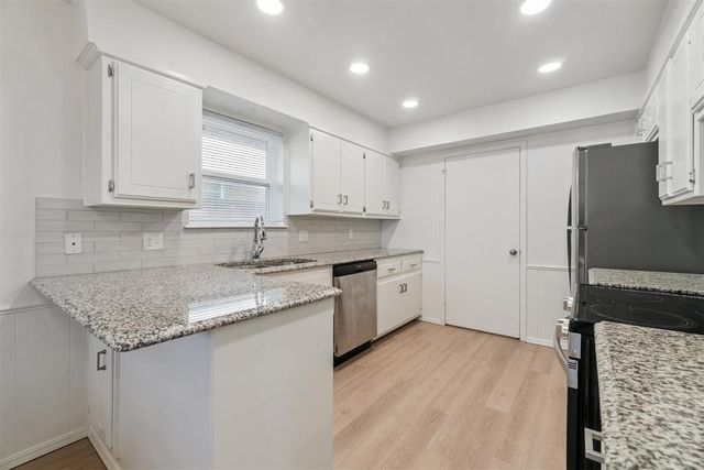 1033 Mabel C Fry Boulevard, Yukon, OK 73099