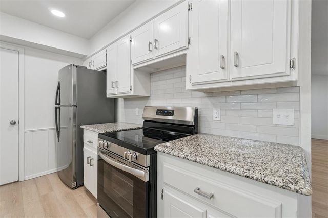 1033 Mabel C Fry Boulevard, Yukon, OK 73099