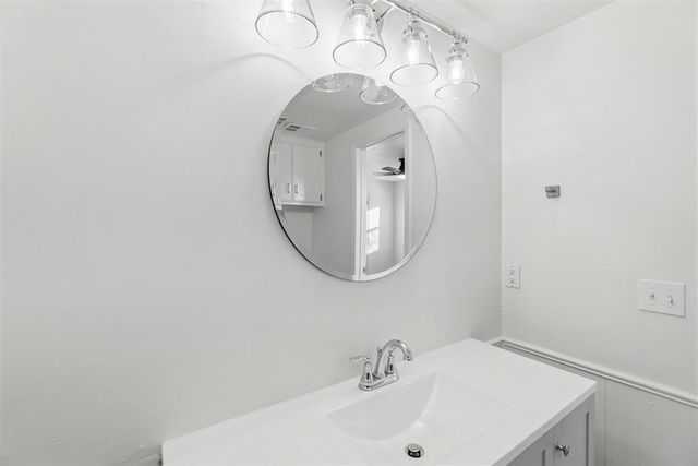 1033 Mabel C Fry Boulevard, Yukon, OK 73099