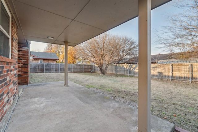 1033 Mabel C Fry Boulevard, Yukon, OK 73099