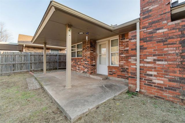 1033 Mabel C Fry Boulevard, Yukon, OK 73099