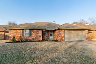 1033 Mabel C Fry Boulevard, Yukon, OK 73099