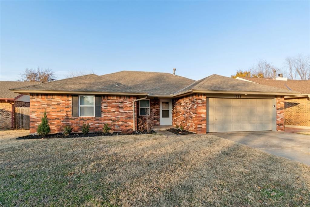 1033 Mabel C Fry Boulevard, Yukon, OK 73099