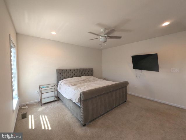 3300 PIETRO WAY, Philadelphia, PA 19145