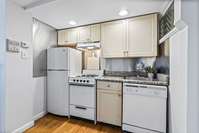 86 Savin Hill Avenue A, Boston, MA 02125