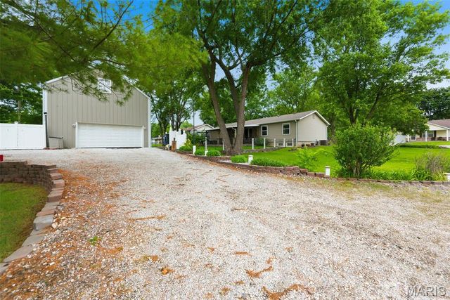 11 S Meadow Drive, O'fallon, MO 63366
