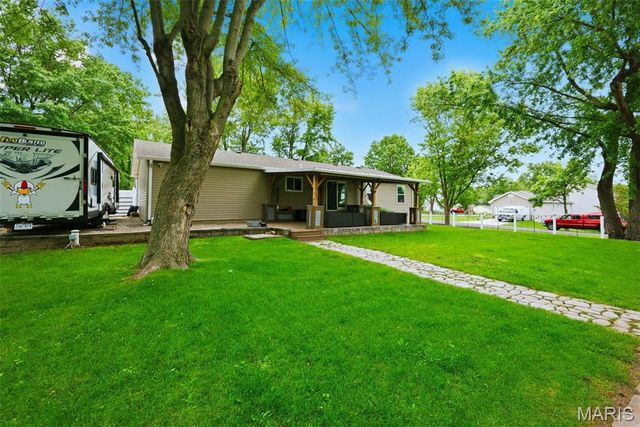 11 S Meadow Drive, O'fallon, MO 63366