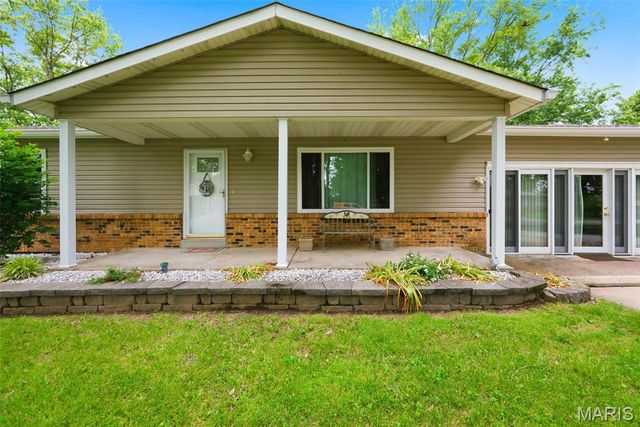 11 S Meadow Drive, O'fallon, MO 63366