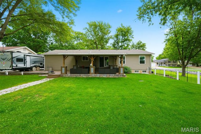 11 S Meadow Drive, O'fallon, MO 63366