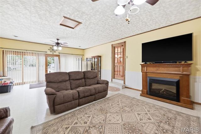 11 S Meadow Drive, O'fallon, MO 63366
